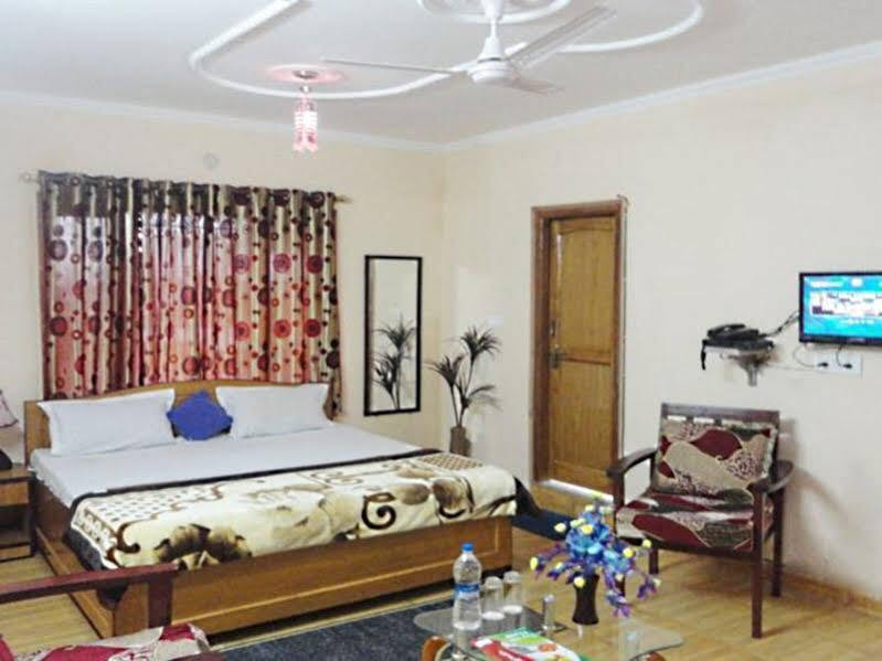 Наинитал: Hotel Hill View Inn