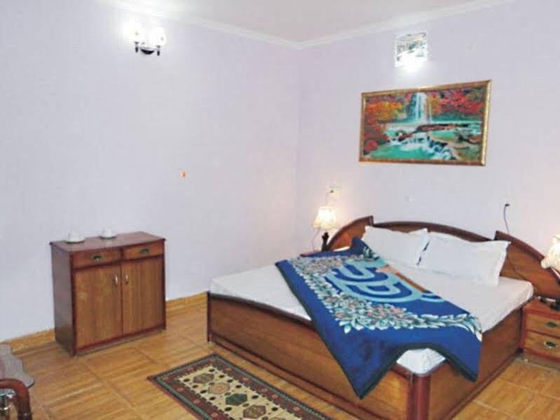 Наинитал: Hotel Hill View Inn