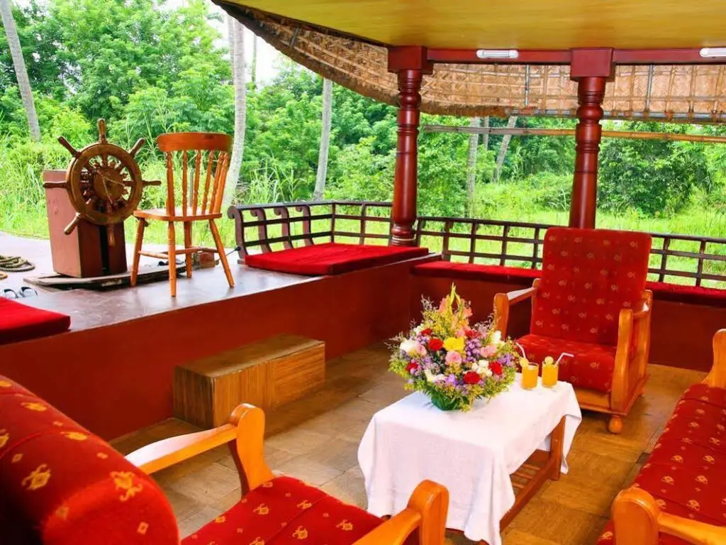 Аллеппи: Grandeur Houseboats