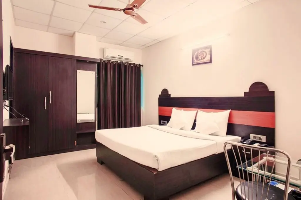 Наинитал: Hotel Sundaram