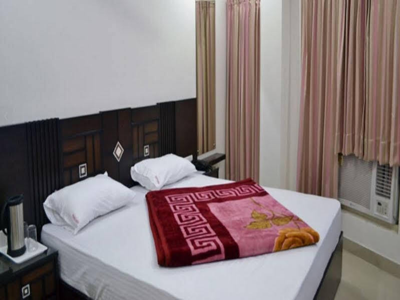 Наинитал: Hotel Park Land