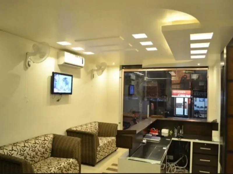 Наинитал: Hotel Park Land