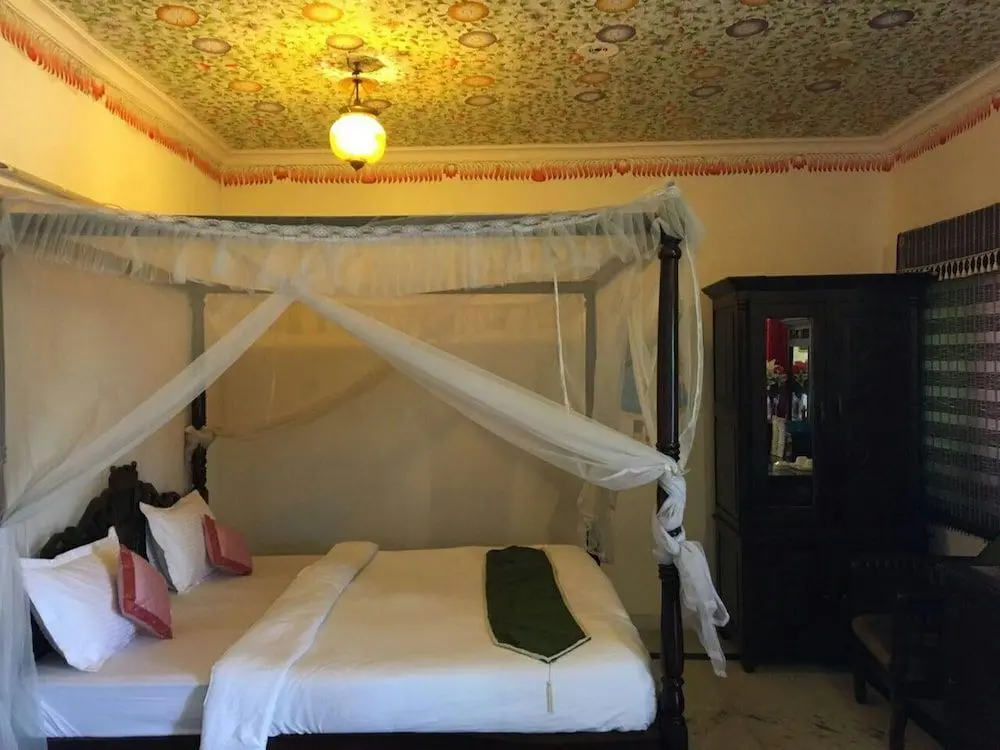 Хиндаун: Suroth Mahal a Jaipur Riyasat