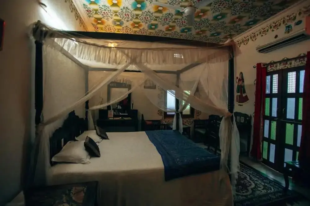 Хиндаун: Suroth Mahal a Jaipur Riyasat