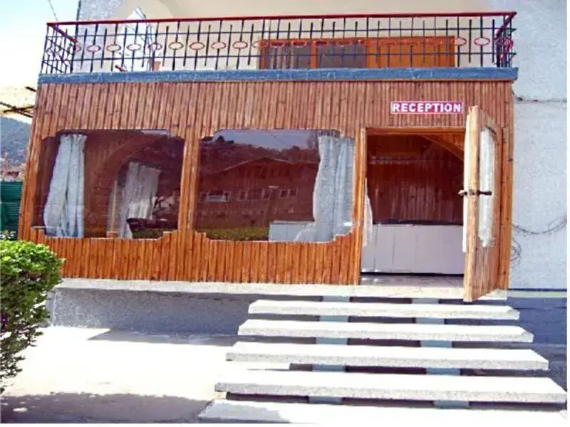 Шринагар: Hotel Season Palace