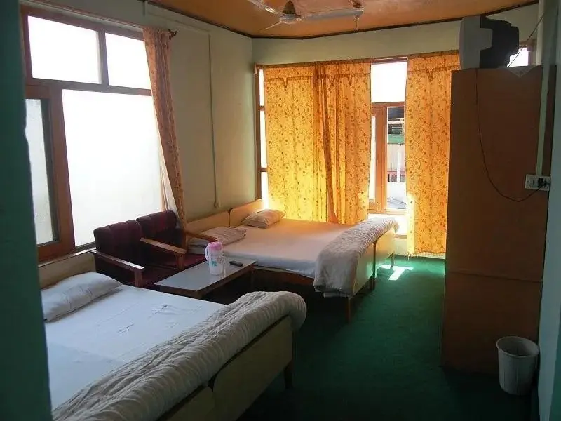 Шринагар: Aar Kay Hotel