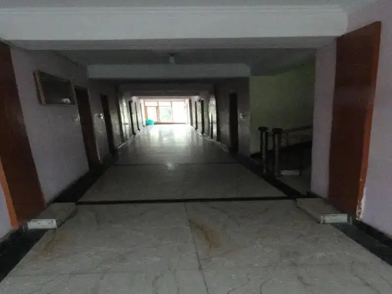 Шринагар: Hotel Ishfan