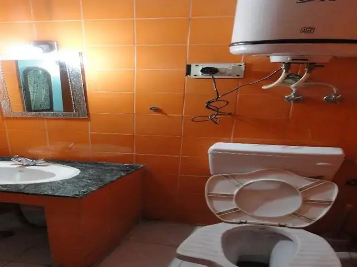 Шринагар: Hotel Ishfan