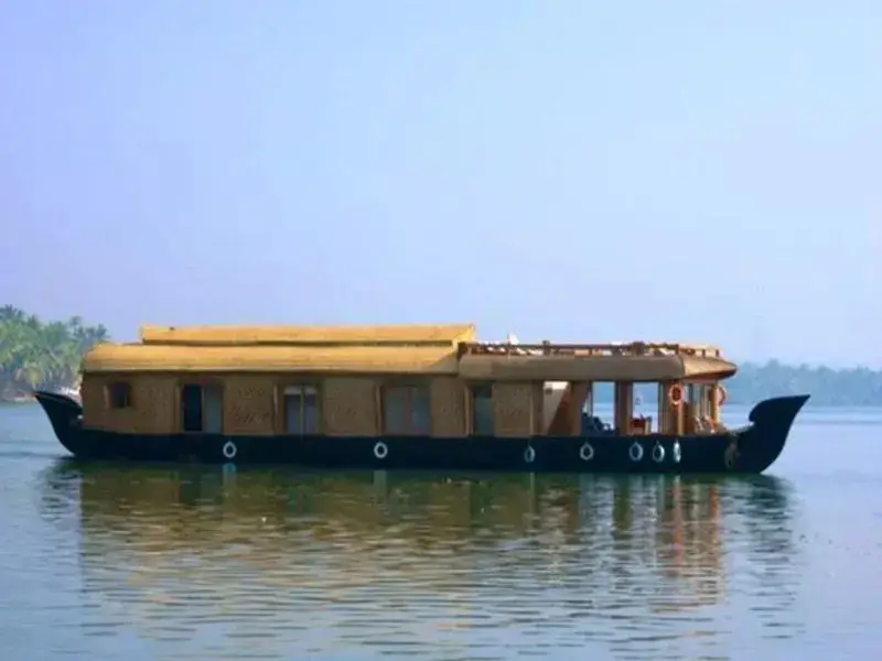 Payyanur: The Lotus - Houseboat