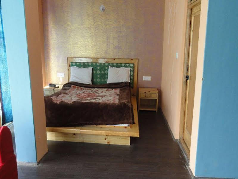 Лех: The Leh-Chen Hotel