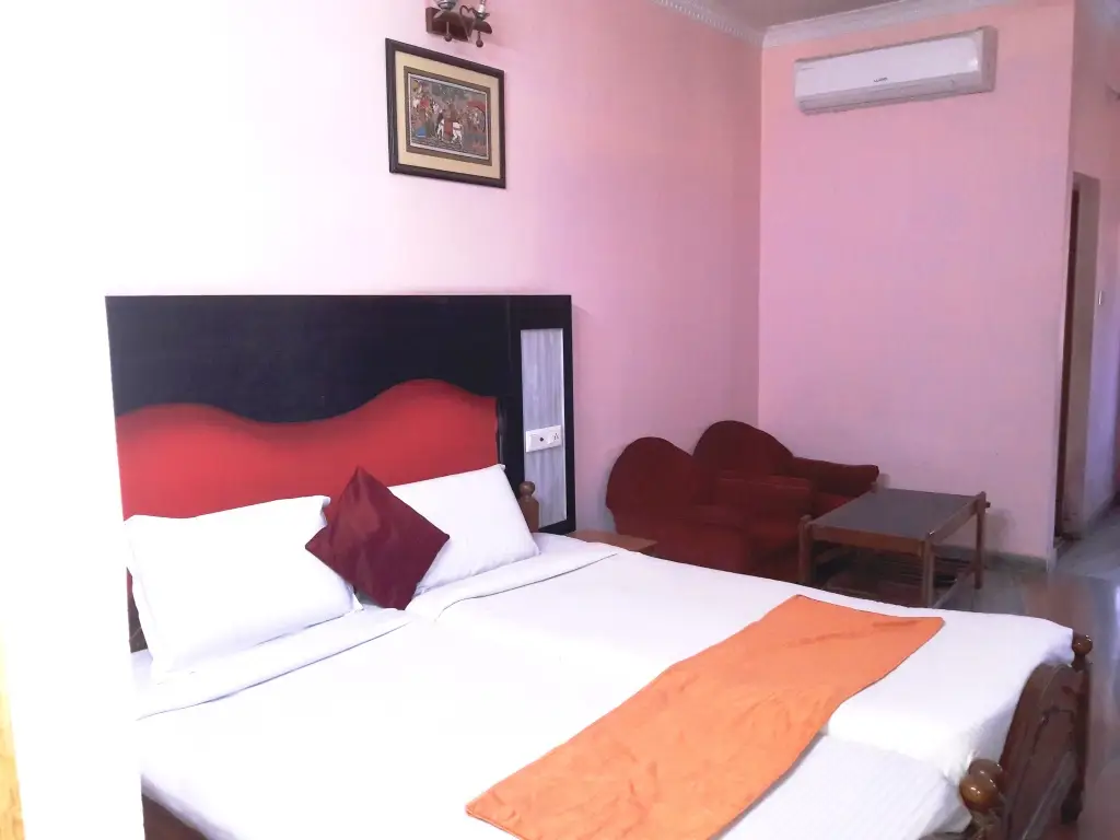 Hotel Sambit Royale — фото 1