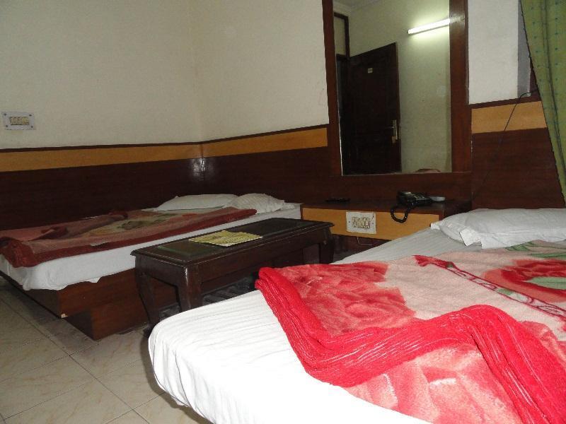 Нью-Дели: Hotel UK