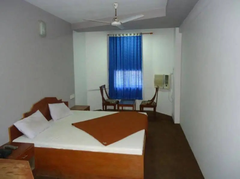 Бхудж: Hotel HV Palace