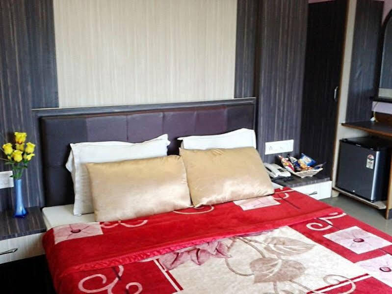 Колката: Holy Home Guest House