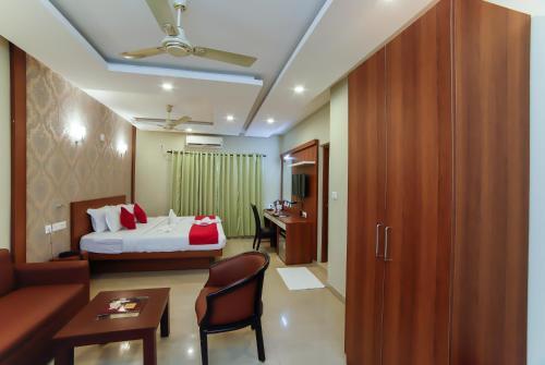 Паллипурам: Sreepathi Indraprastha Hotel and Serviced Apartments