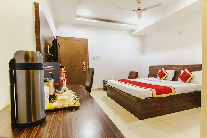 Лакхнау: OYO 6804 Hotel Buddha Residency