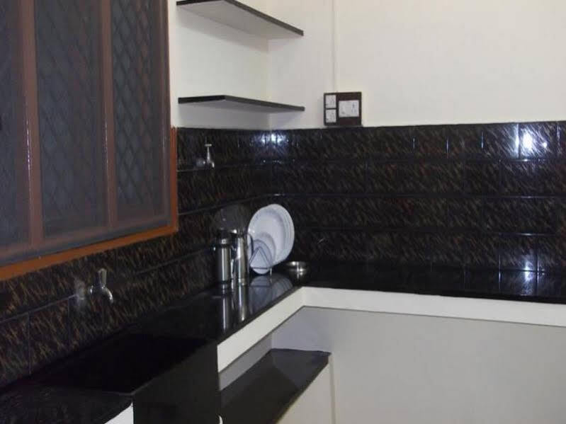 Бангалор: Adi Hospitality Serviced Apartment