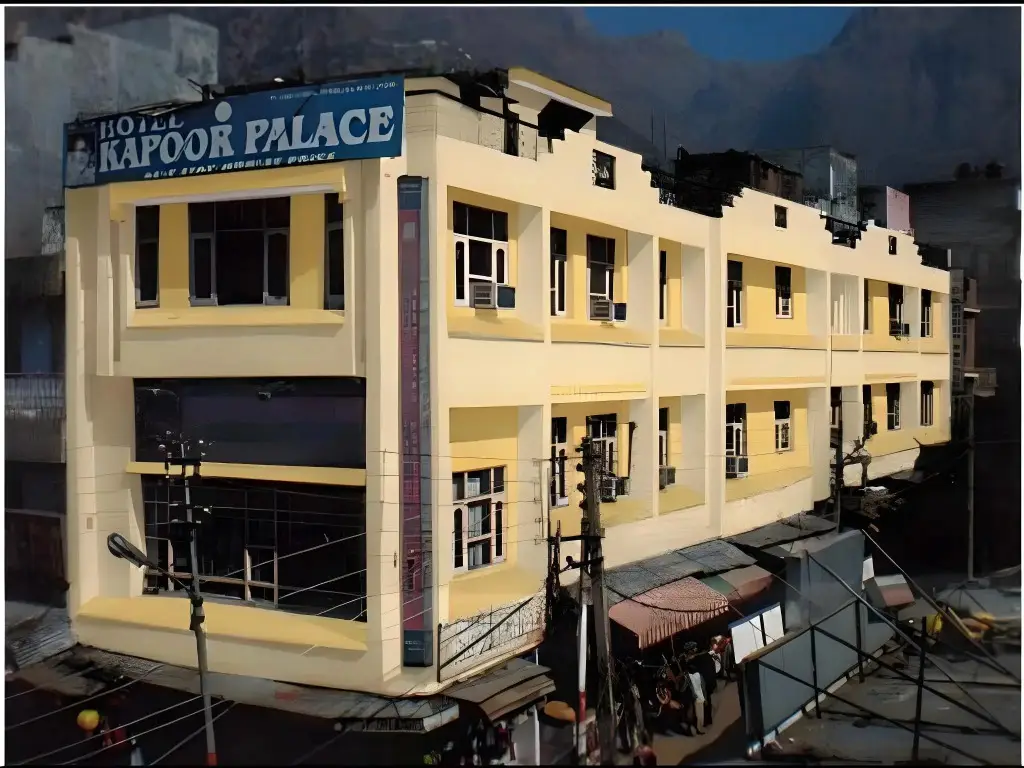 Катра: Hotel Kapoor Palace