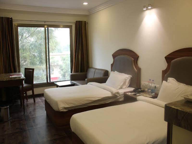 Lords Eco Inn, Gandhidham — фото 1