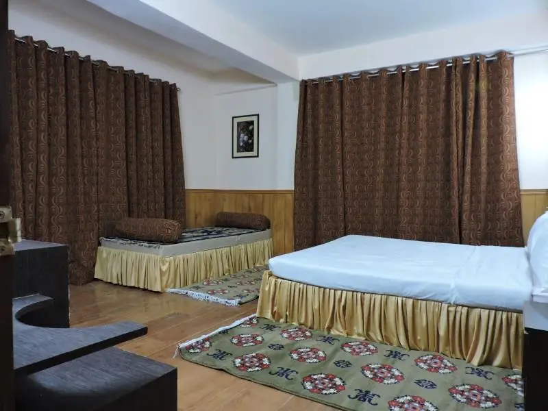 Лачунг: Norling Zimkhang Hotel