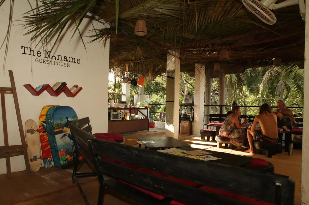 Арамбол: The Noname Guest House