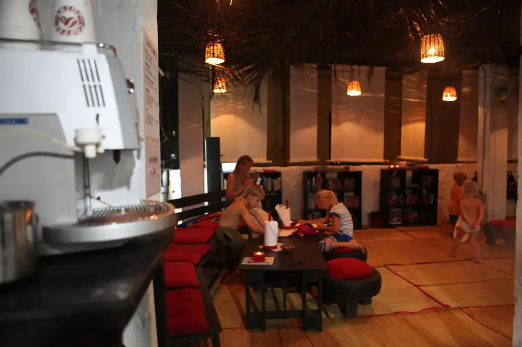 Арамбол: The Noname Guest House