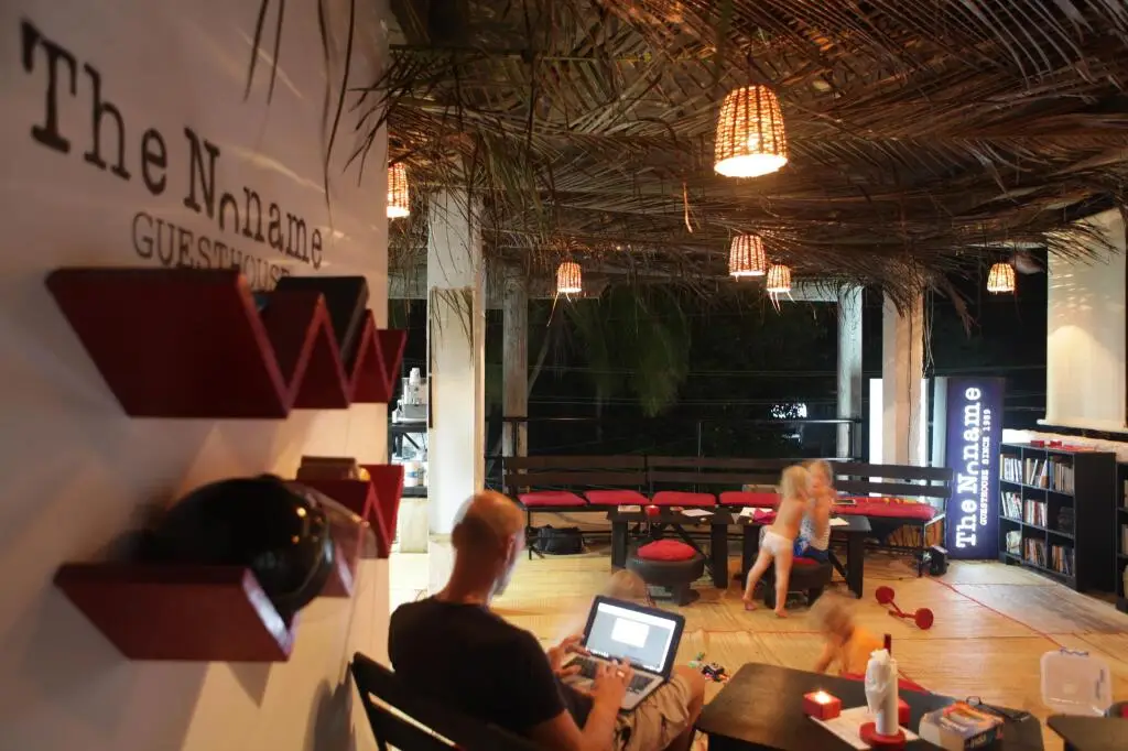 Арамбол: The Noname Guest House