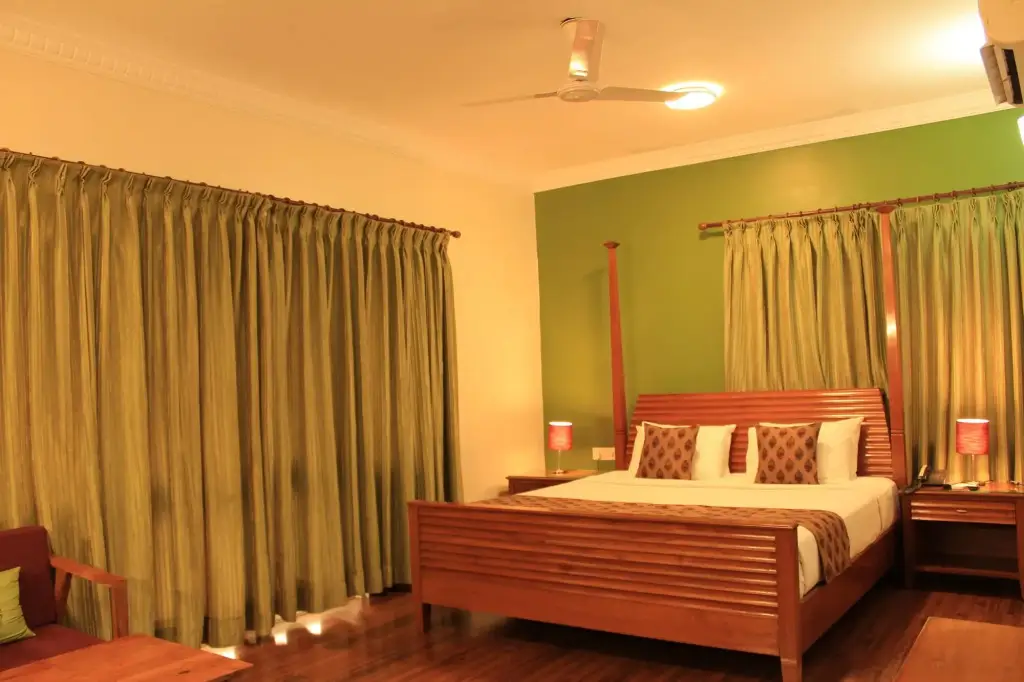 Бангалор: Hotel Trinity Suites