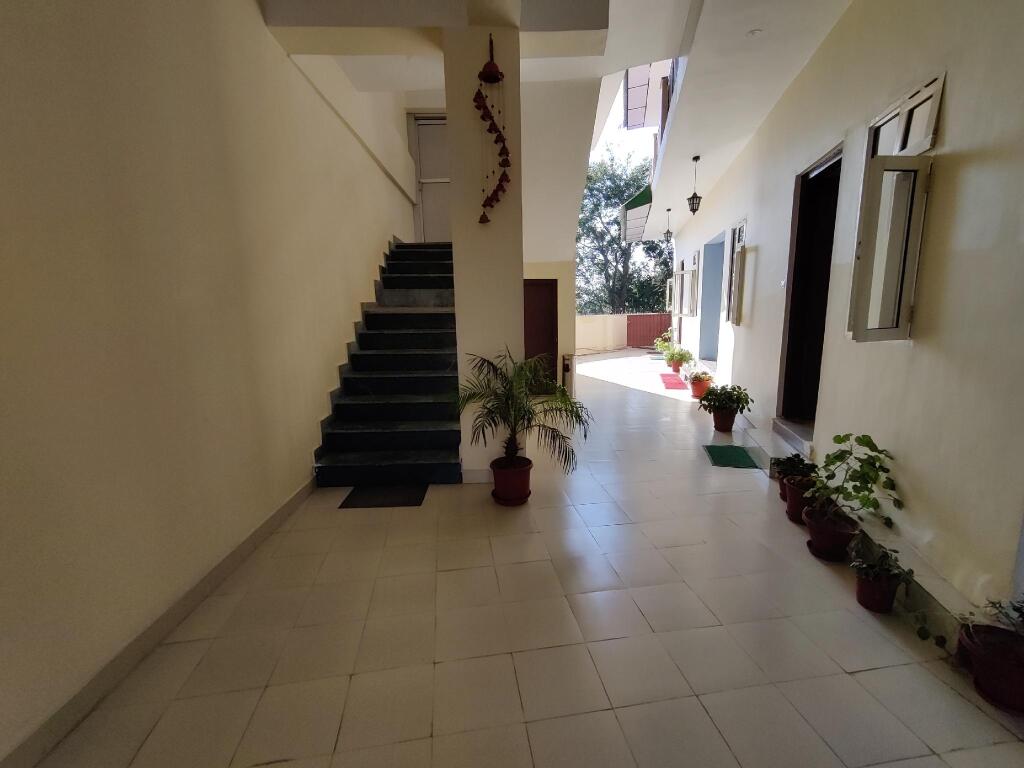 Кангра: Hotel Bagora Heights