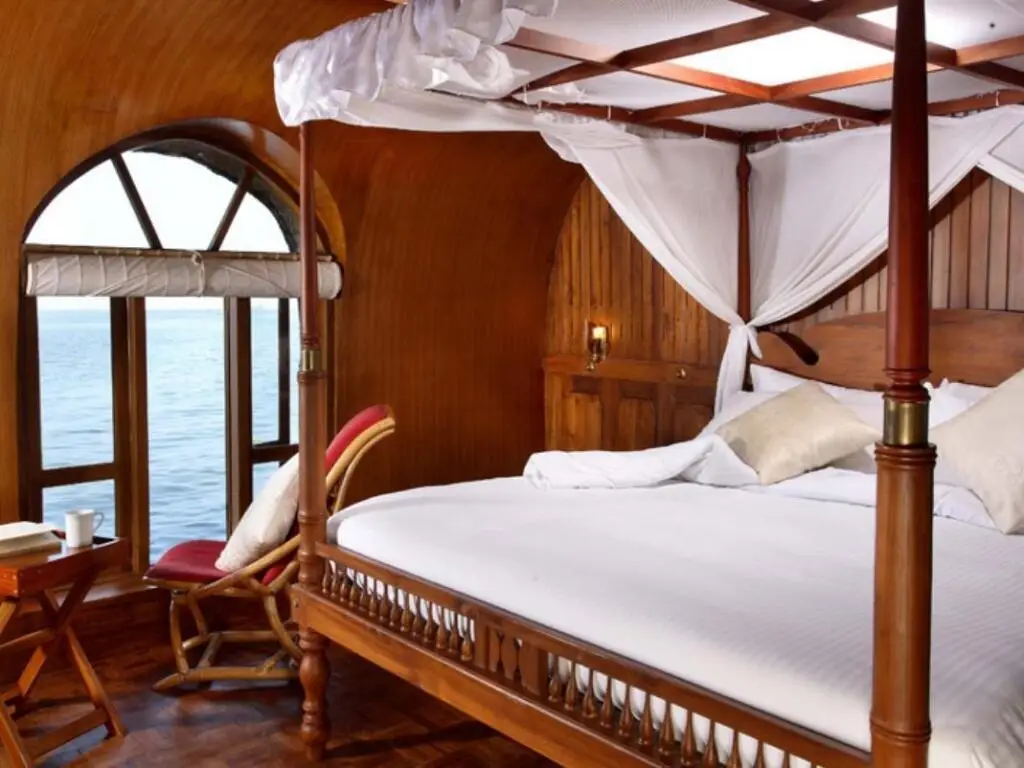 Аллеппи: Punnamada Houseboat