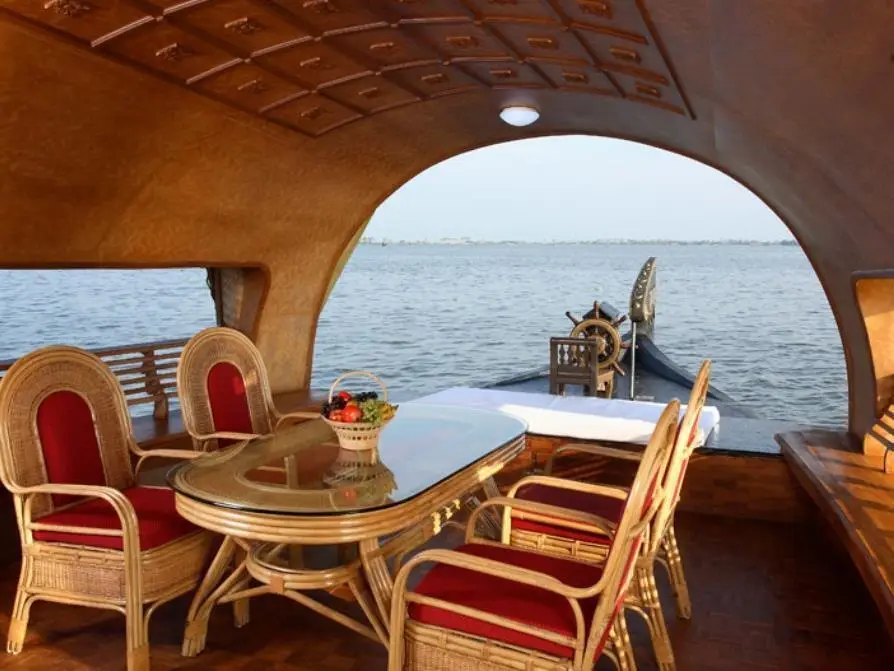 Аллеппи: Punnamada Houseboat