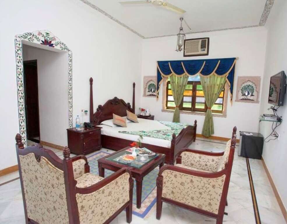 Садри: Ranakpur Hill Resort