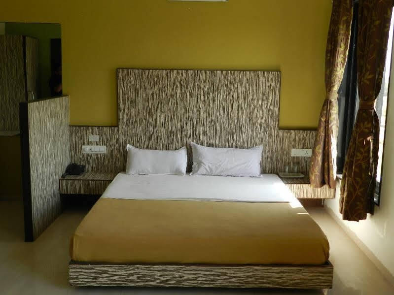 Бавла: Nalsafari Resort