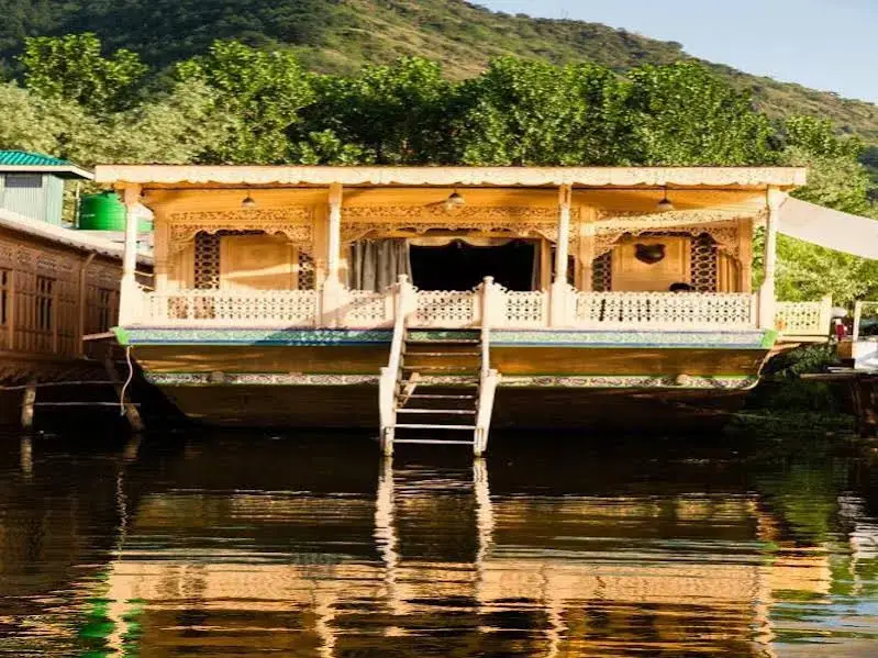 Шринагар: New Kharpalace Group of Houseboats