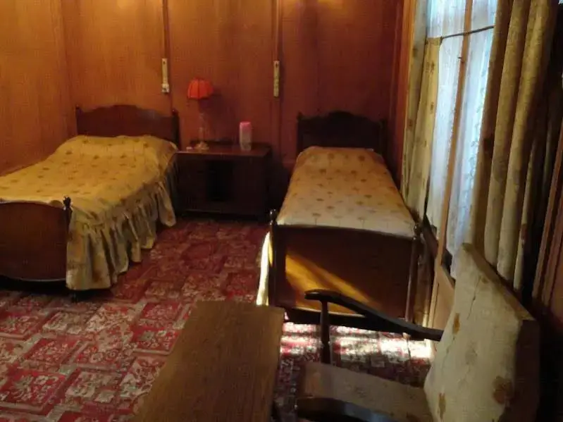 Шринагар: New Kharpalace Group of Houseboats
