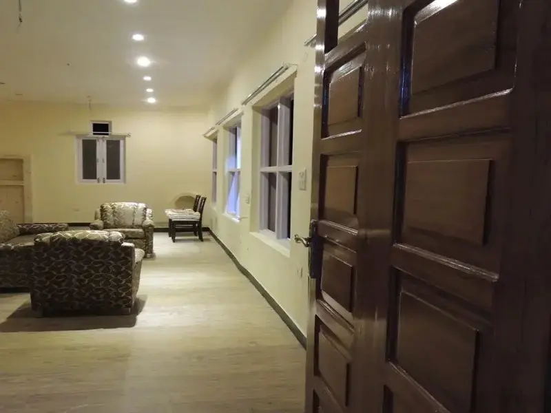 Раникхет: Whispering Heights Hotel
