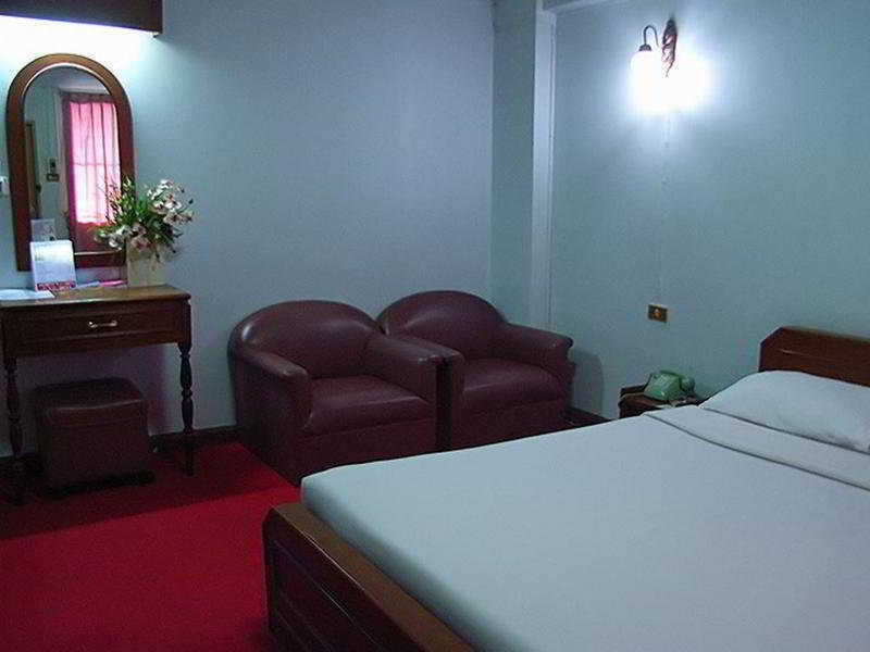 Нью-Дели: Hotel Nice Palace