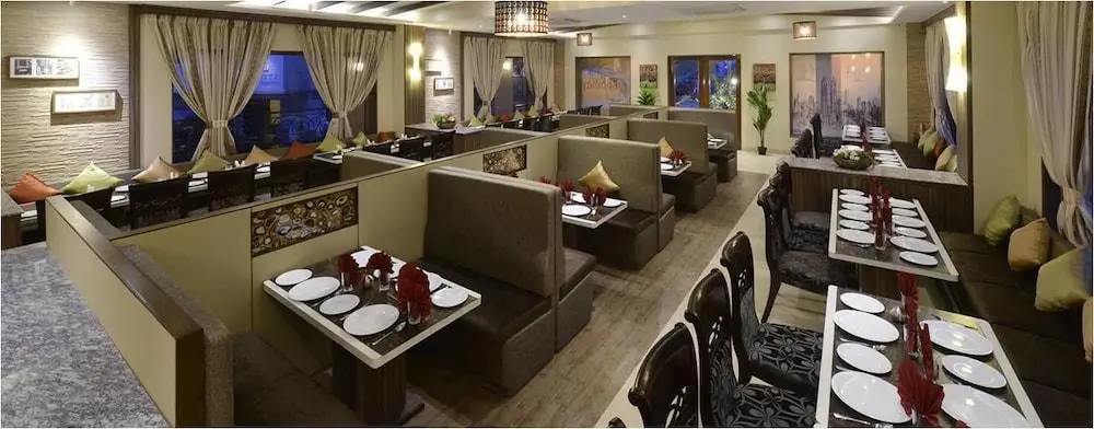 Лонавала: Crystal County Resort
