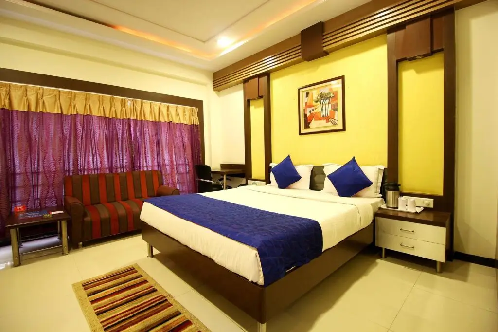 Ахмедабад: OYO 900 Marshall The Grand Hotel
