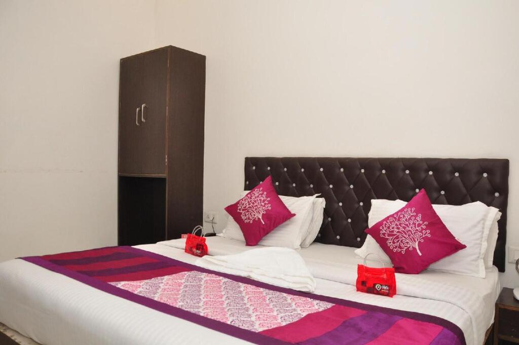 Амритсар: OYO 1605 Hotel Axis Inn