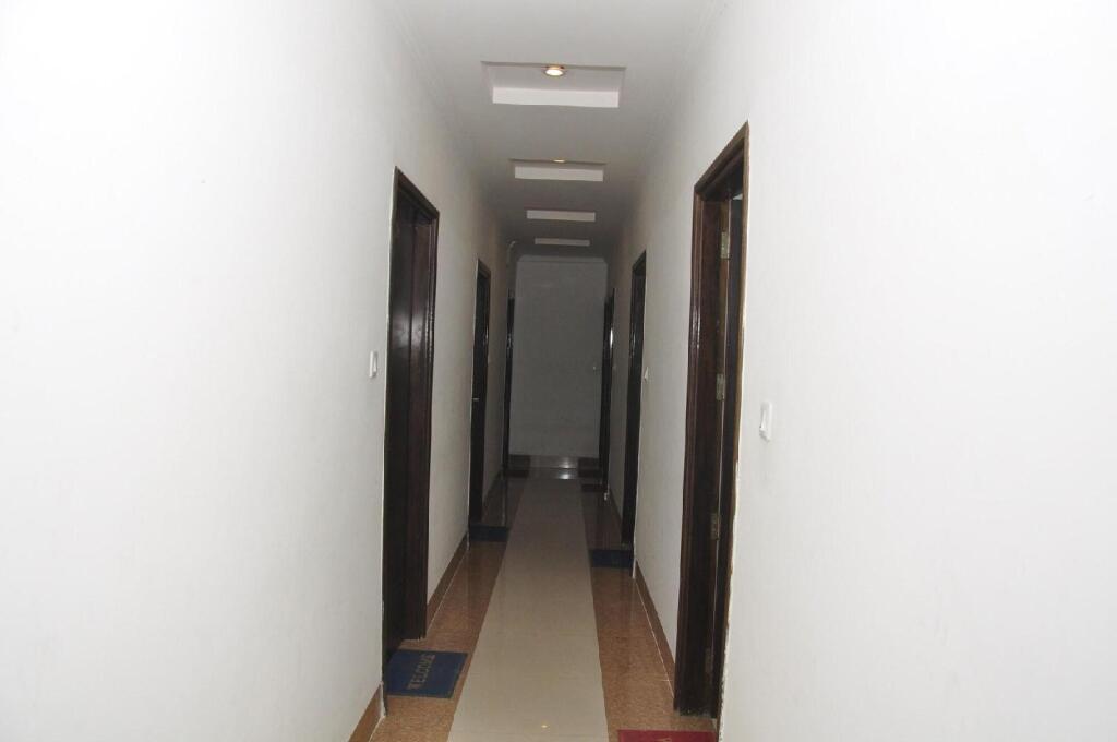 OYO 1605 Hotel Axis Inn — фото 1