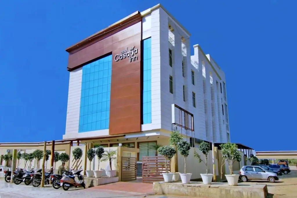 OYO Premium Viraj Khand — фото 1