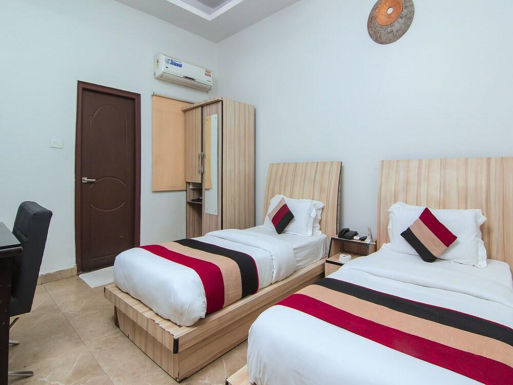 Лакхнау: OYO 1358 Hotel Crossroad