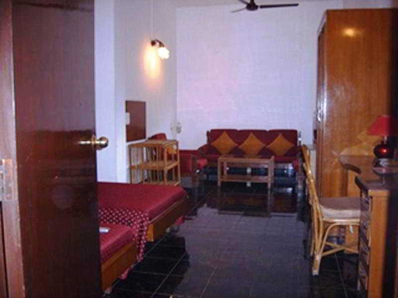 Мумбаи: The Cottage