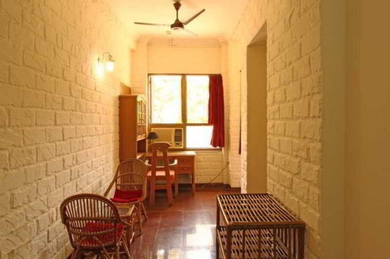 Мумбаи: The Cottage