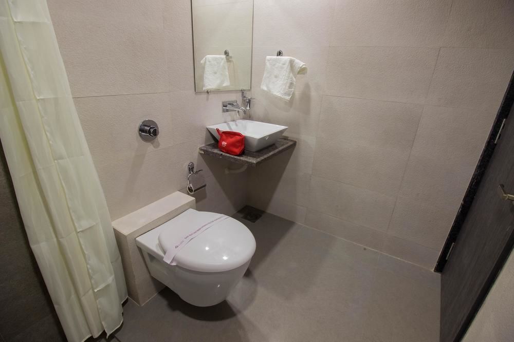 Ахмедабад: OYO Rooms High Court SG Highway