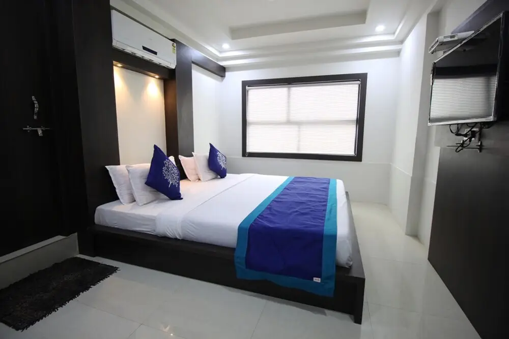 Раджкот: OYO 1360 Hotel Cross Road