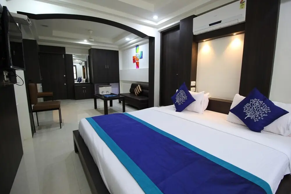 Раджкот: OYO 1360 Hotel Cross Road