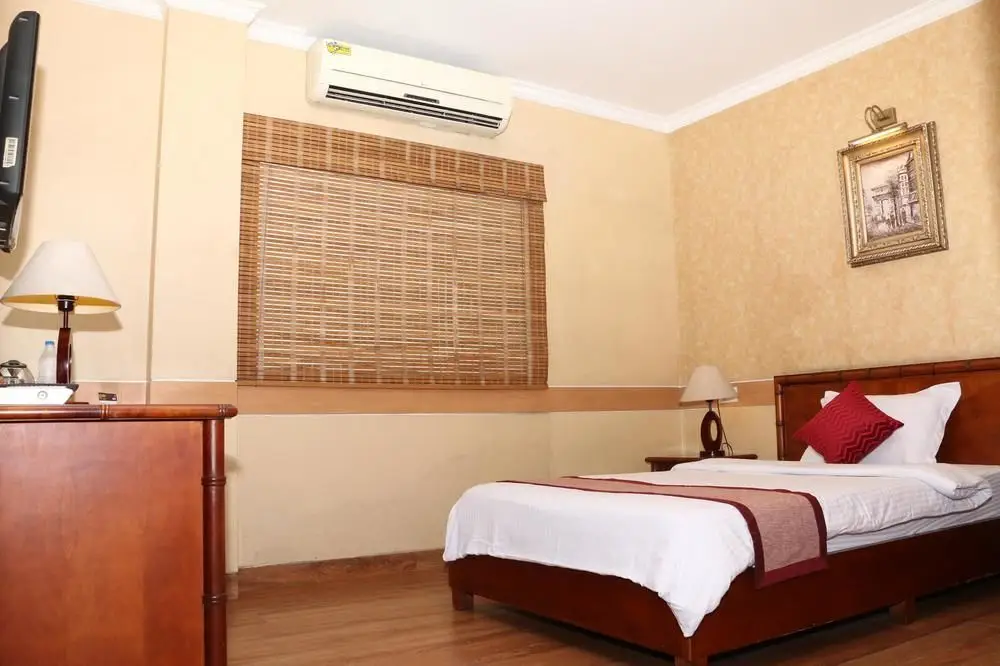 Лудхиана: Hotel Indian Summer