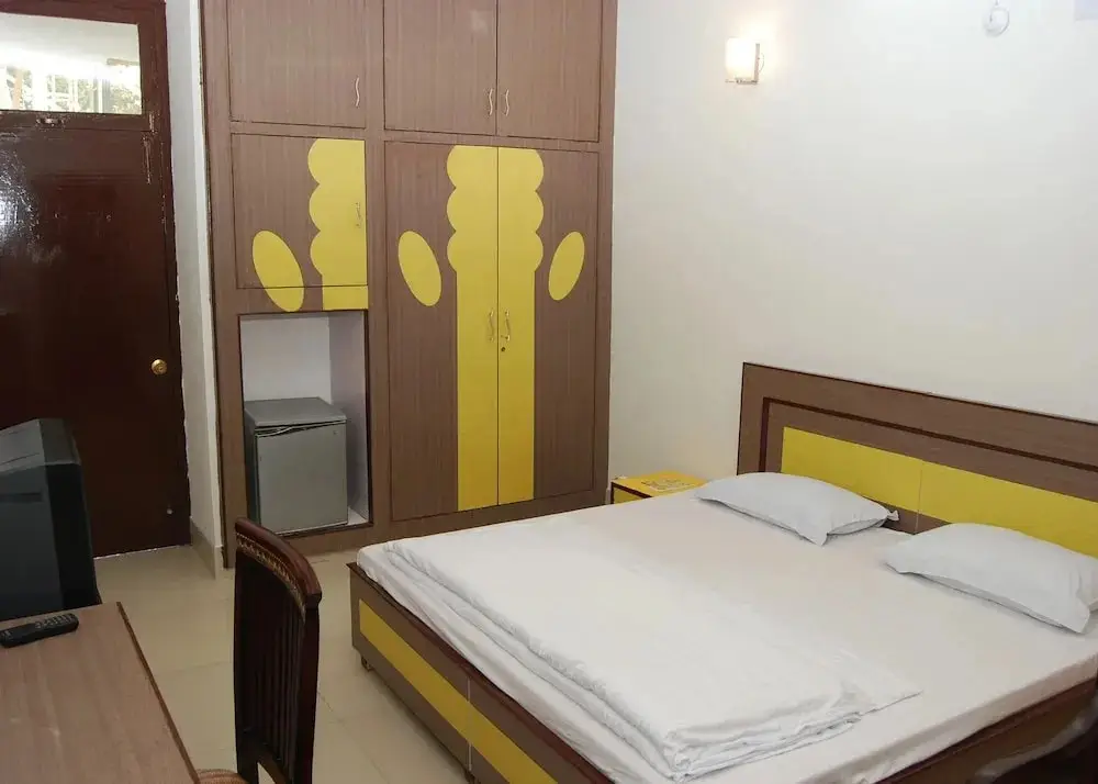Алвар: Hotel Inderlok